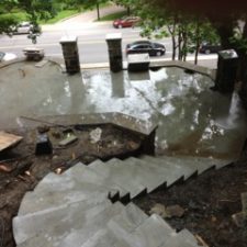 Escalier sur mesure dans les Laurentides - Summum Béton (coffrage, réparation et finition de plancher de béton à Montréal)